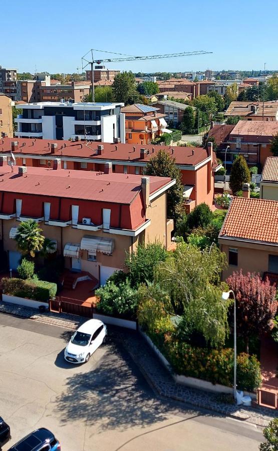 Il Sole Apartment Карпи Стая снимка